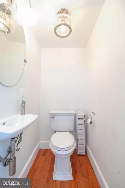 Bath - 6019 Sycamore Rd, Baltimore, MD 21212 photo 1 of 2