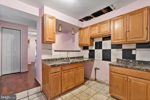 Entry Way - 1226 N Spring St, Baltimore, MD 21213 photo 5 of 13