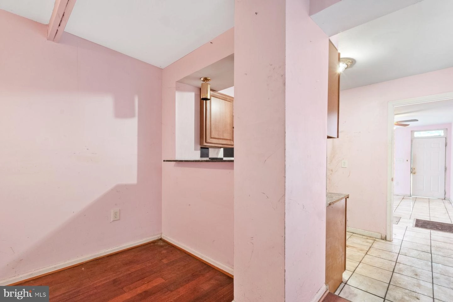 Entry Way - 1226 N Spring St, Baltimore, MD 21213 photo 9 of 13