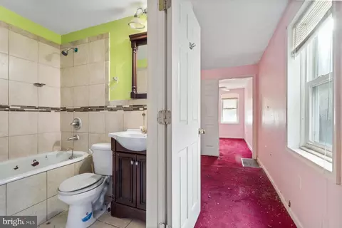 Entry Way - 1226 N Spring St, Baltimore, MD 21213 photo 10 of 13