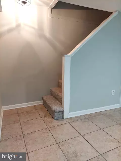 517 Brisbane Rd, Baltimore, MD 21229 photo 11