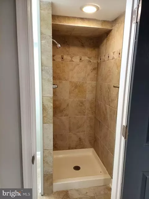 517 Brisbane Rd, Baltimore, MD 21229 photo 14
