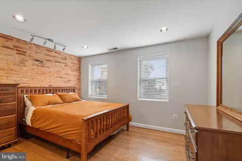 Bedroom - 1832 E Pratt St, Baltimore, MD 21231 photo 1 of 4