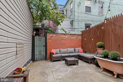 Exterior - 1832 E Pratt St, Baltimore, MD 21231 photo 2 of 3