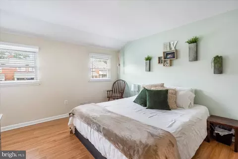 Bedroom - 625 Queensgate Rd, Baltimore, MD 21229 photo 1 of 4