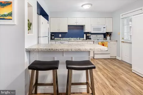 Kitchen - 625 Queensgate Rd, Baltimore, MD 21229 photo 1 of 3