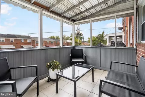 Exterior - 625 Queensgate Rd, Baltimore, MD 21229 photo 4 of 8