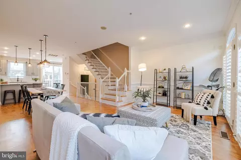 1266 Harbor Island Walk, Baltimore, MD 21230