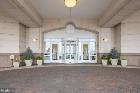 Other - 100 Harborview Dr #913, Baltimore, MD 21230 photo 2 of 6