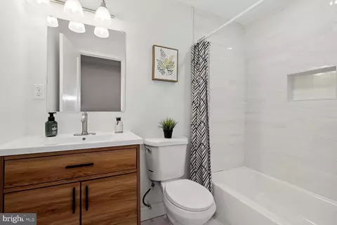 Bath - 3640 Beech Ave, Baltimore, MD 21211 photo 3 of 3