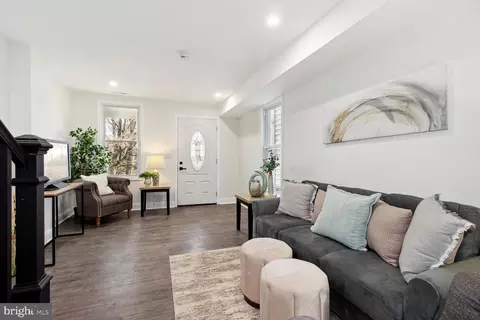 Entry Way - 3640 Beech Ave, Baltimore, MD 21211 photo 2 of 4