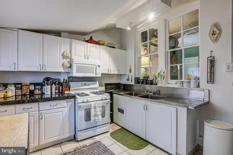 Kitchen - 2617 E Fayette St, Baltimore, MD 21224 photo 3 of 4