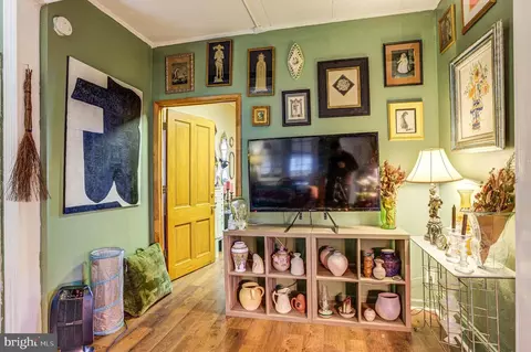 Entry Way - 2617 E Fayette St, Baltimore, MD 21224 photo 5 of 7