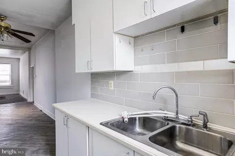 Entry Way - 2617 E Fayette St, Baltimore, MD 21224 photo 3 of 7