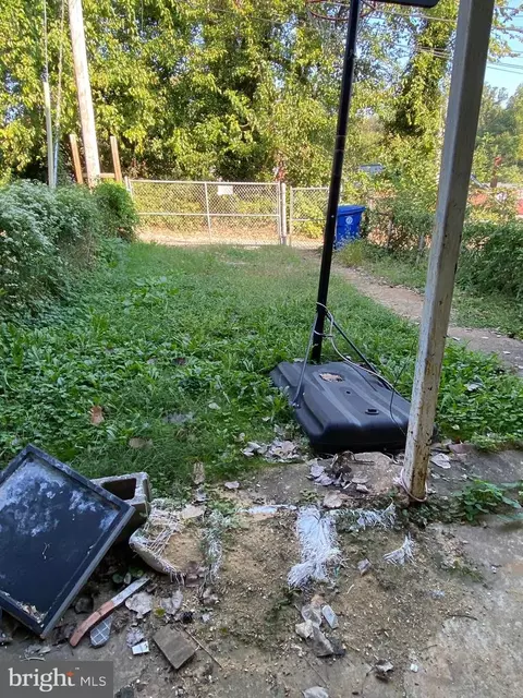 Exterior - 450 Random Rd, Baltimore, MD 21229 photo 1 of 3