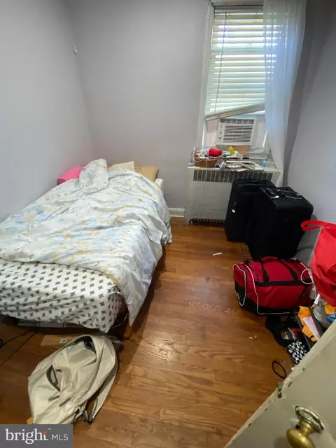 Bedroom - 450 Random Rd, Baltimore, MD 21229 photo 2 of 3