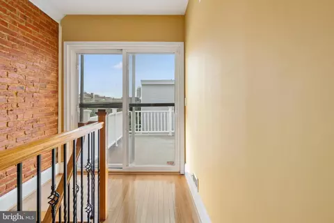 240 S Exeter St, Baltimore, MD 21202 photo 21