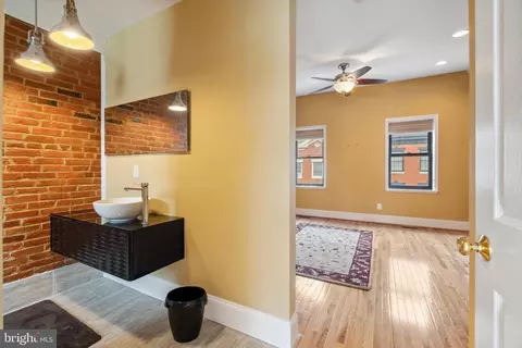240 S Exeter St, Baltimore, MD 21202 photo 24