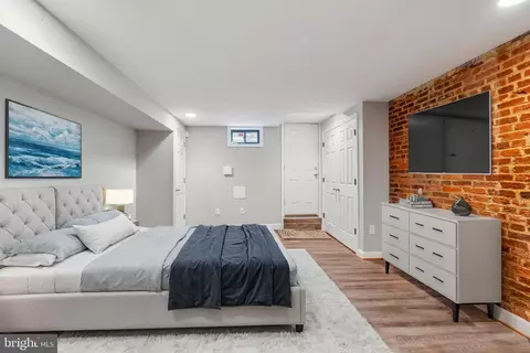 240 S Exeter St, Baltimore, MD 21202 photo 27