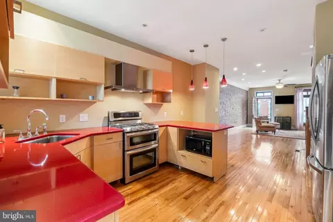 240 S Exeter St, Baltimore, MD 21202 photo 8