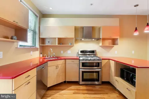 240 S Exeter St, Baltimore, MD 21202 photo 9
