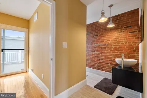 240 S Exeter St, Baltimore, MD 21202 photo 23