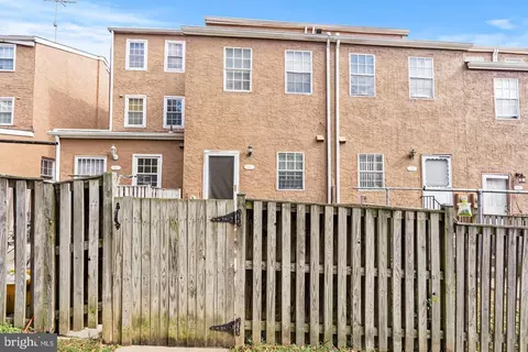 Exterior - 910 N Eden St, Baltimore, MD 21205 photo 2 of 2