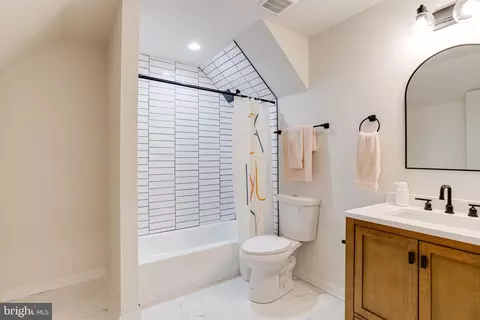 3401 Glenmore Ave, Baltimore, MD 21214 photo 32