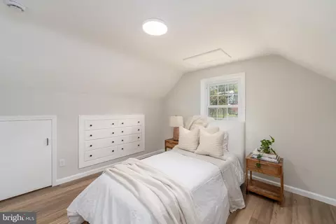 Bedroom - 4901 Gilray Dr, Baltimore, MD 21214 photo 9 of 11