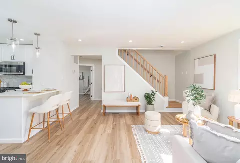 Entry Way - 4901 Gilray Dr, Baltimore, MD 21214 photo 1 of 17