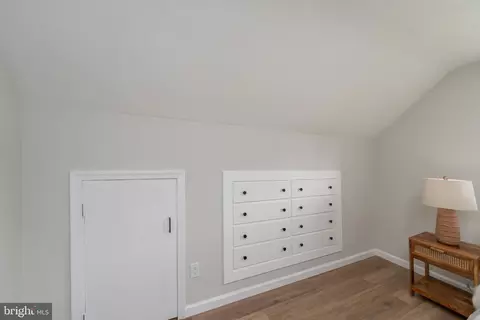 Entry Way - 4901 Gilray Dr, Baltimore, MD 21214 photo 7 of 17