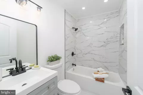 Bath - 4901 Gilray Dr, Baltimore, MD 21214 photo 1 of 4