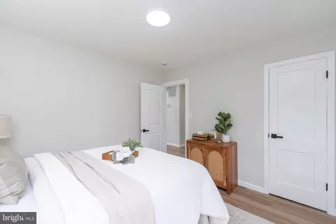 Bedroom - 4901 Gilray Dr, Baltimore, MD 21214 photo 1 of 11