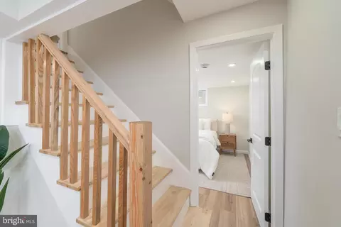 Entry Way - 4901 Gilray Dr, Baltimore, MD 21214 photo 9 of 17