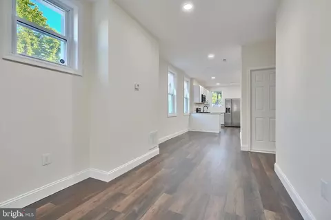 Entry Way - 569 E 38th St, Baltimore, MD 21218 photo 8 of 14