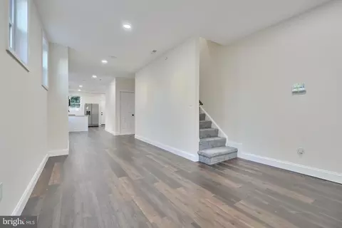 Entry Way - 569 E 38th St, Baltimore, MD 21218 photo 5 of 14