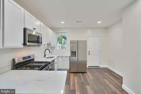 Entry Way - 569 E 38th St, Baltimore, MD 21218 photo 1 of 14