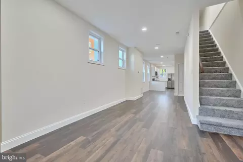 Entry Way - 569 E 38th St, Baltimore, MD 21218 photo 4 of 14
