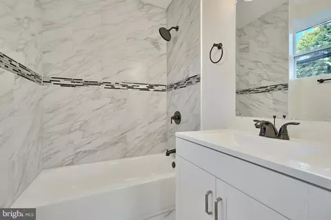 Bath - 569 E 38th St, Baltimore, MD 21218 photo 6 of 7