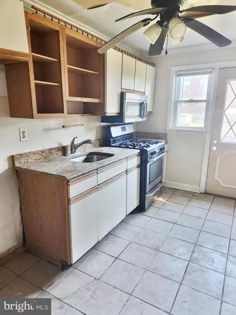 Kitchen - 1223 Wicklow Rd, Baltimore, MD 21229 photo 2 of 2