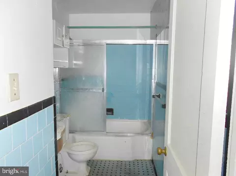 Bath - 1223 Wicklow Rd, Baltimore, MD 21229 photo 1 of 1