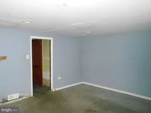 Living - 1223 Wicklow Rd, Baltimore, MD 21229 photo 3 of 3