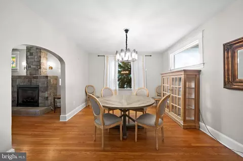 Dining - 3103 Weaver Ave, Baltimore, MD 21214 photo 1 of 2