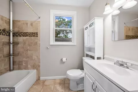 Bath - 3103 Weaver Ave, Baltimore, MD 21214 photo 2 of 2
