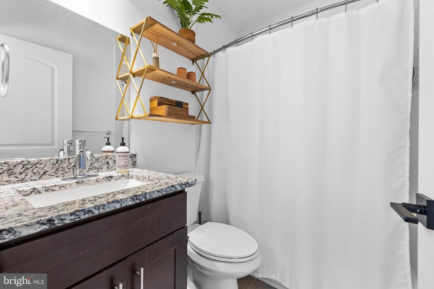 Bath - 1638 E Baltimore St, Baltimore, MD 21231 photo 2 of 4