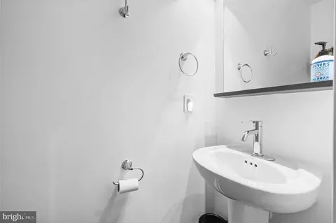 Bath - 1638 E Baltimore St, Baltimore, MD 21231 photo 1 of 4