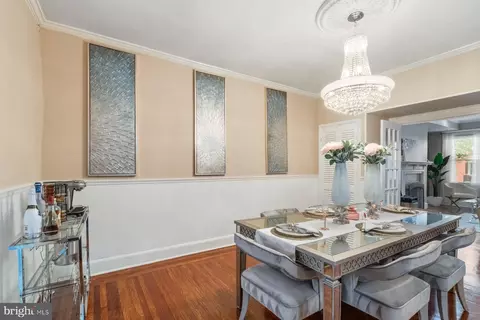 Dining - 324 E University Pkwy, Baltimore, MD 21218 photo 3 of 3