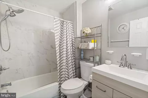 Bath - 324 E University Pkwy, Baltimore, MD 21218 photo 1 of 1