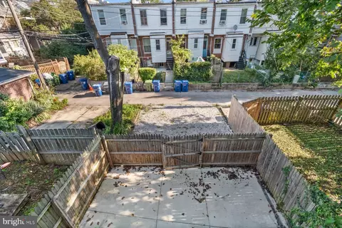 Exterior - 324 E University Pkwy, Baltimore, MD 21218 photo 7 of 8