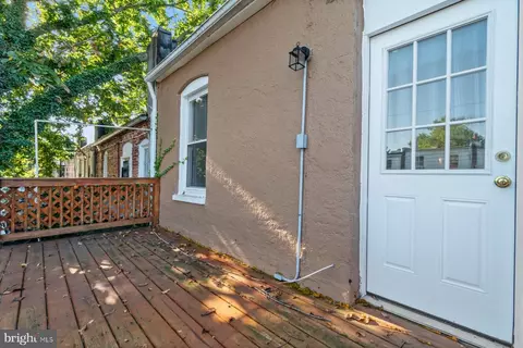 Exterior - 324 E University Pkwy, Baltimore, MD 21218 photo 6 of 8